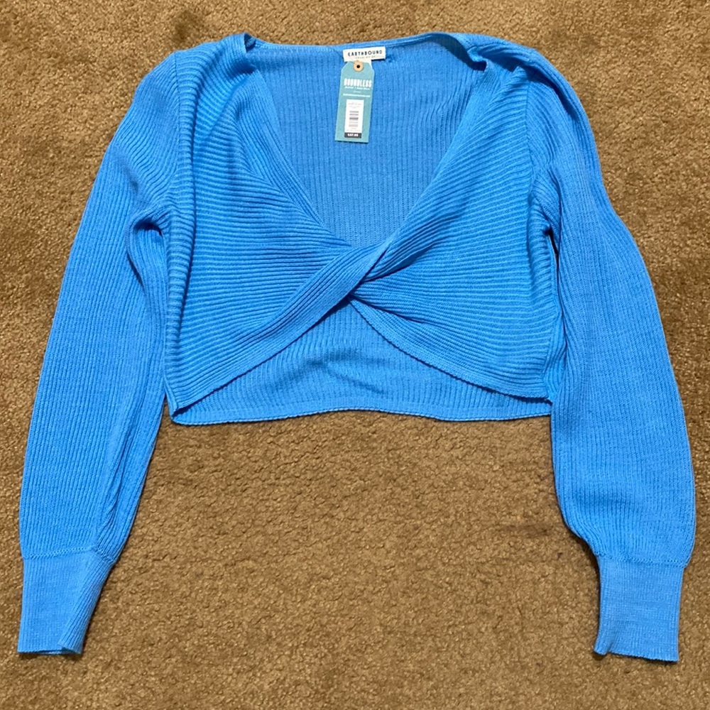 NWT EARTHBOUND Cropped Sweater Size L